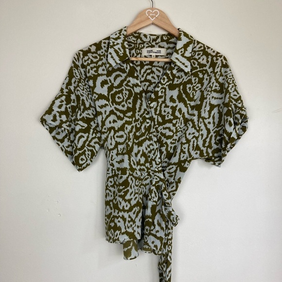 Diane Von Furstenberg silk ikat print wrap top. Size medium. - Picture 1 of 5